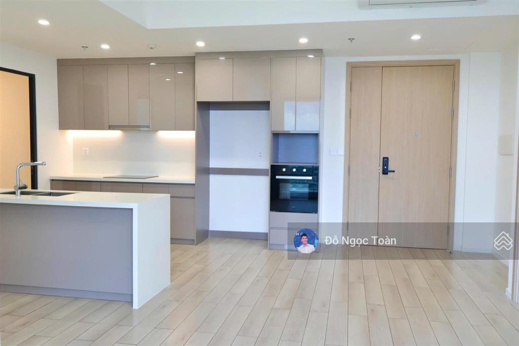 Hot! cho thuê 3pn masteri centre point  bếp rèm  15tr/tháng