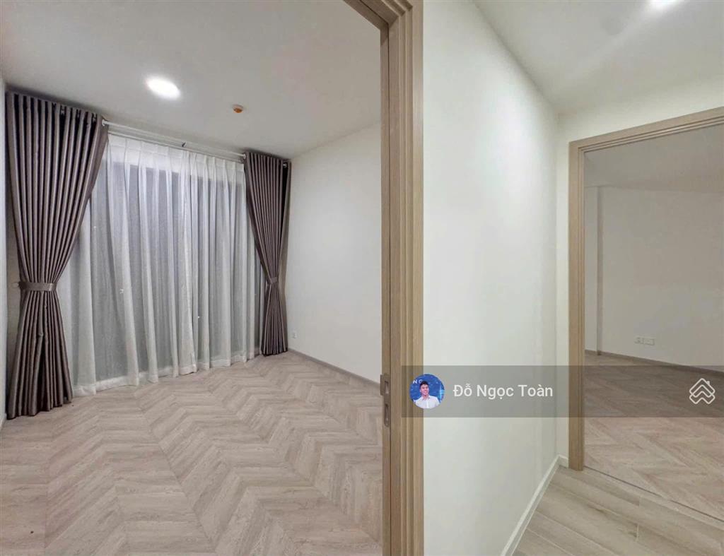 Hot! cho thuê 3pn masteri centre point  bếp rèm  15tr/tháng