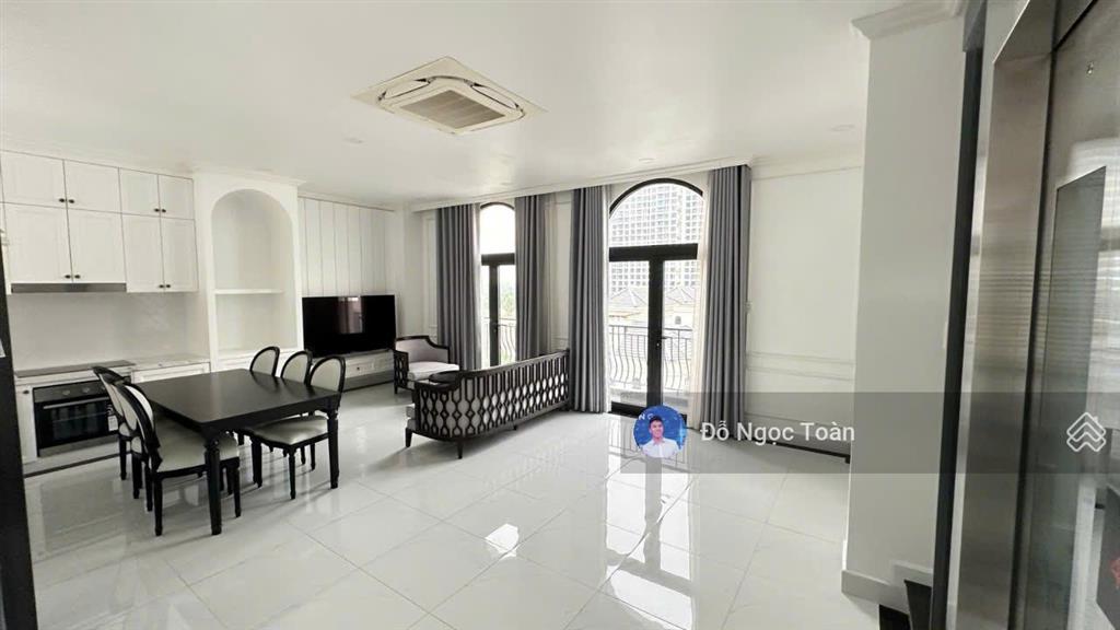 Cho thuê nhà phố full nội thất đẹp gần công viên 36ha tại vinhomes grand park.