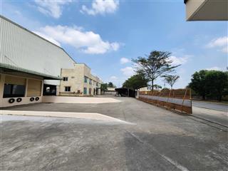 Xưởng phú giáo bình dương dt 21000m2, vp 1200m2. nhà ở 900m2. giấy tờ đầy đủ sx nhiều ngành nghề