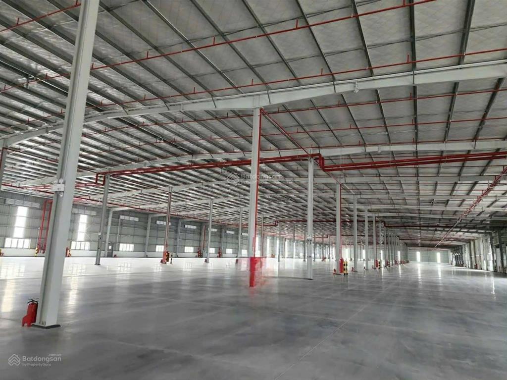 Xưởng trong kcn bàu bàng bàn giao ngay. dt 10000m2, có văn phòng hỗ trợ doanh nghiệp nước ngoài