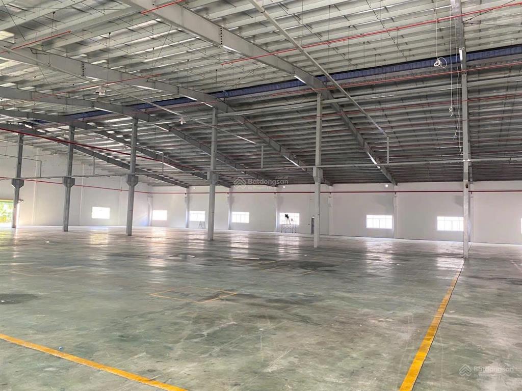 Xưởng trong kcn bàu bàng bàn giao ngay. dt 10000m2, có văn phòng hỗ trợ doanh nghiệp nước ngoài