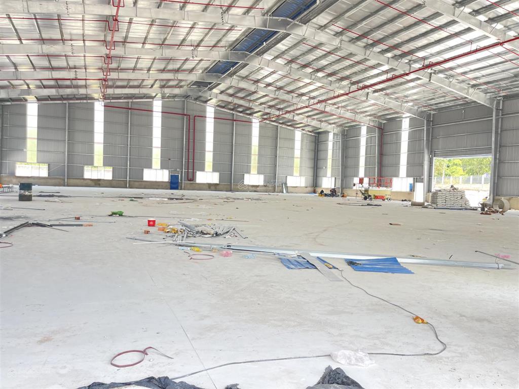 Xưởng trong kcn bình dương 6600m2, vp 600m2. xưởng bàn giao ngay. người nước ngoài đứng tên