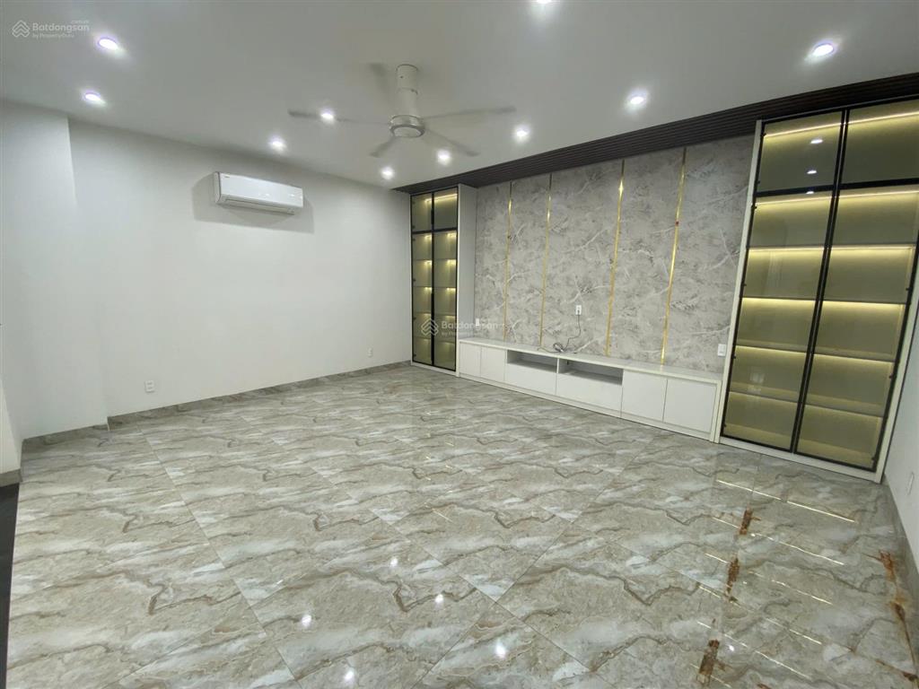 Cho thuê nhà riêng siêu đẹp khu tái định cư chợ hoa quả ngay gần vin imperia