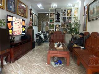 Bán nhà phố ngọc thuỵ gara ô tô ngõ thông gần công viên 40m 6 tầng thang máy giá hơn 12 đồng