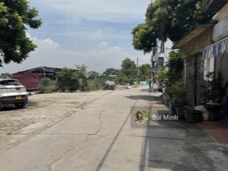 Cho thuê nhà mặt ngõ kinh doanh ngọc thuỵ giá 13tr tháng