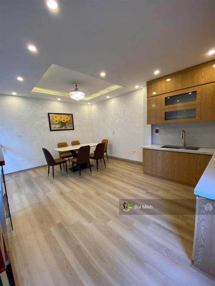 Cho thuê nhà nguyên căn 6 tầng full nội thất nguyễn văn cừ