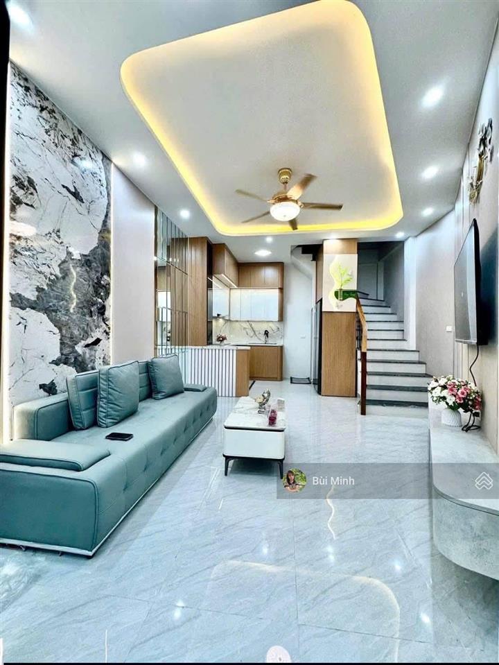 Cho thuê nhà mới nguyên căn phố ngọc lâm full đồ 3 ngủ
