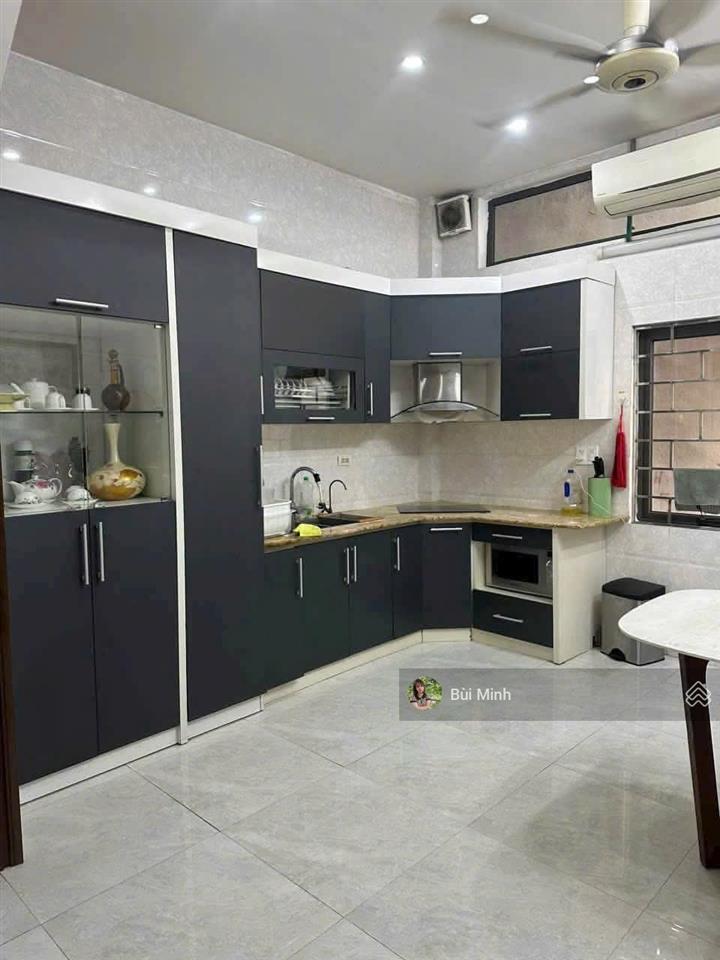 Cho thuê nhà nguyên căn kinh doanh ô tô tránh nguyễn văn cừ