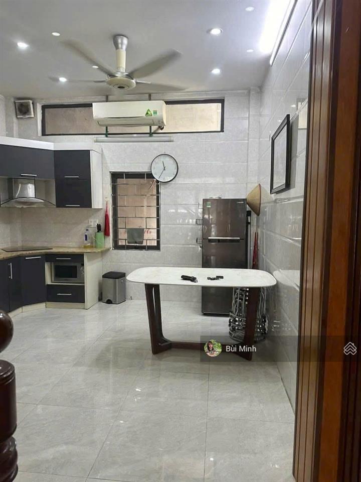 Cho thuê nhà nguyên căn kinh doanh ô tô tránh nguyễn văn cừ