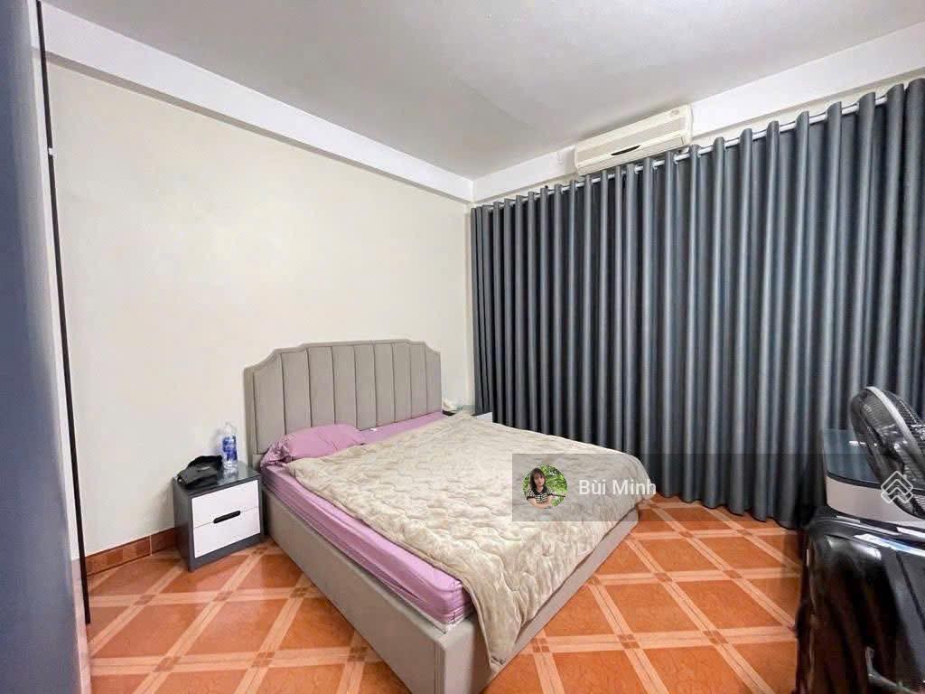 Cho thuê nhà nguyên căn full đồ nguyễn sơn ô tô đỗ cửa