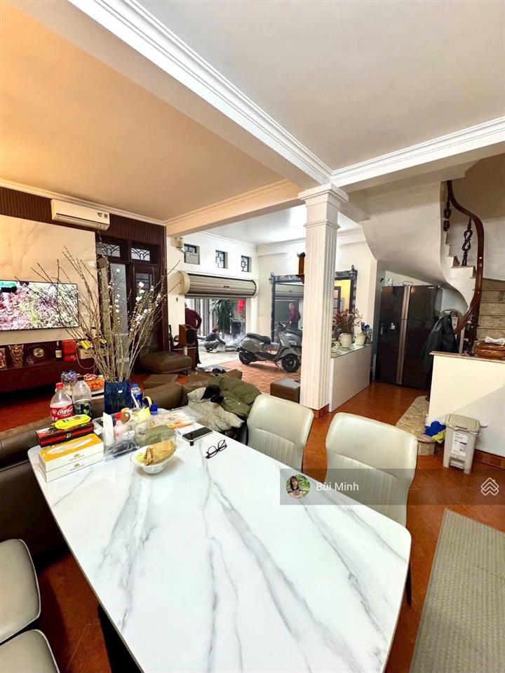 Cho thuê nhà nguyên căn full đồ nguyễn sơn ô tô đỗ cửa