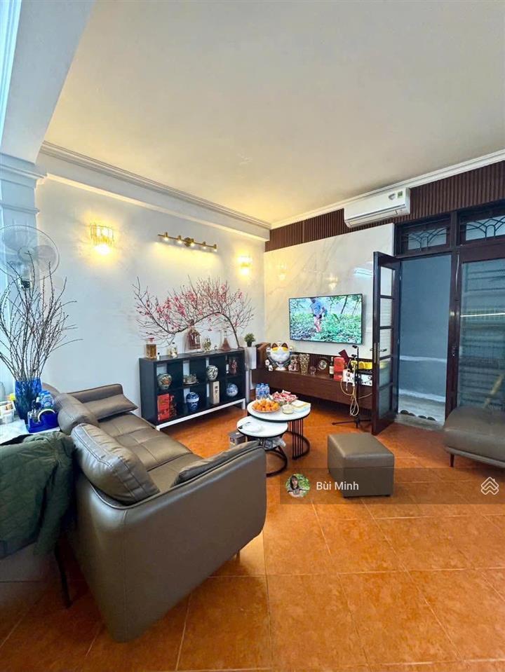 Cho thuê nhà nguyên căn full đồ nguyễn sơn ô tô đỗ cửa