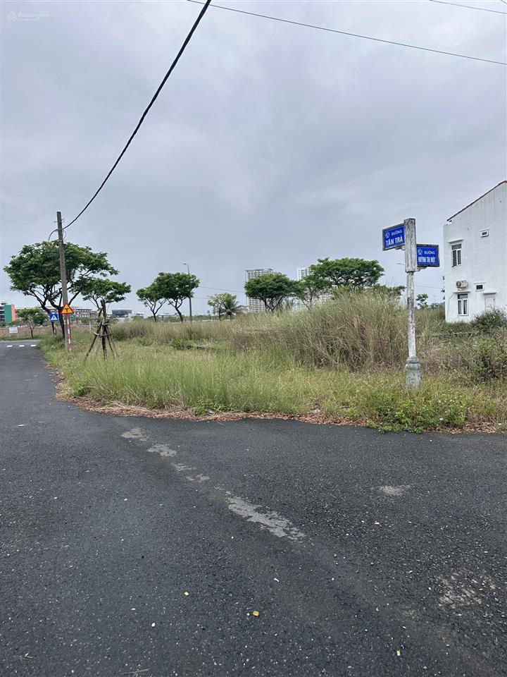 Cần bán đường 5m5 khu tân trà. gần biển và gần sông cổ cò giá 4,25 tỷ dt 100m hướng nam mát mẻ