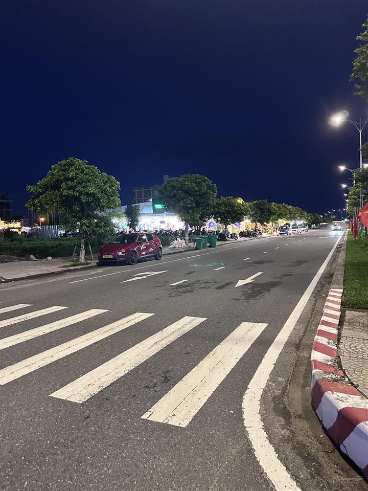 Bán đất 360m2, tại hoàng minh thắng, ra bãi tắm tân trà, thích hợp xây văn phòng kinh doanh vip