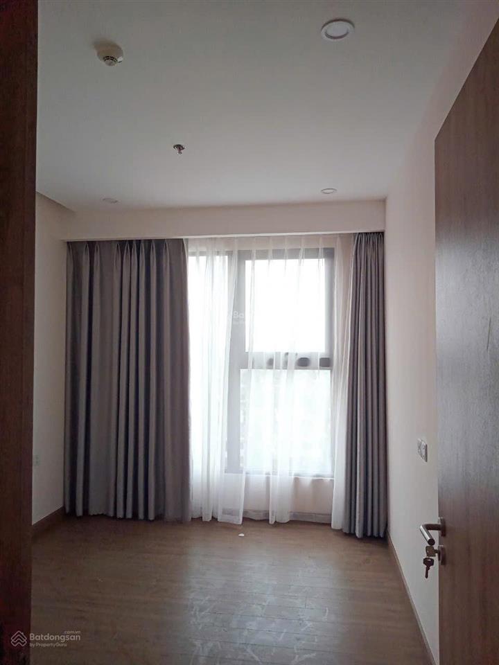 Bán căn 2 ngủ 68m(2ng2vs) sky oasis. giá bán 4,920 tỷ bao phí. hướng đn. anh chị  0964 109 ***