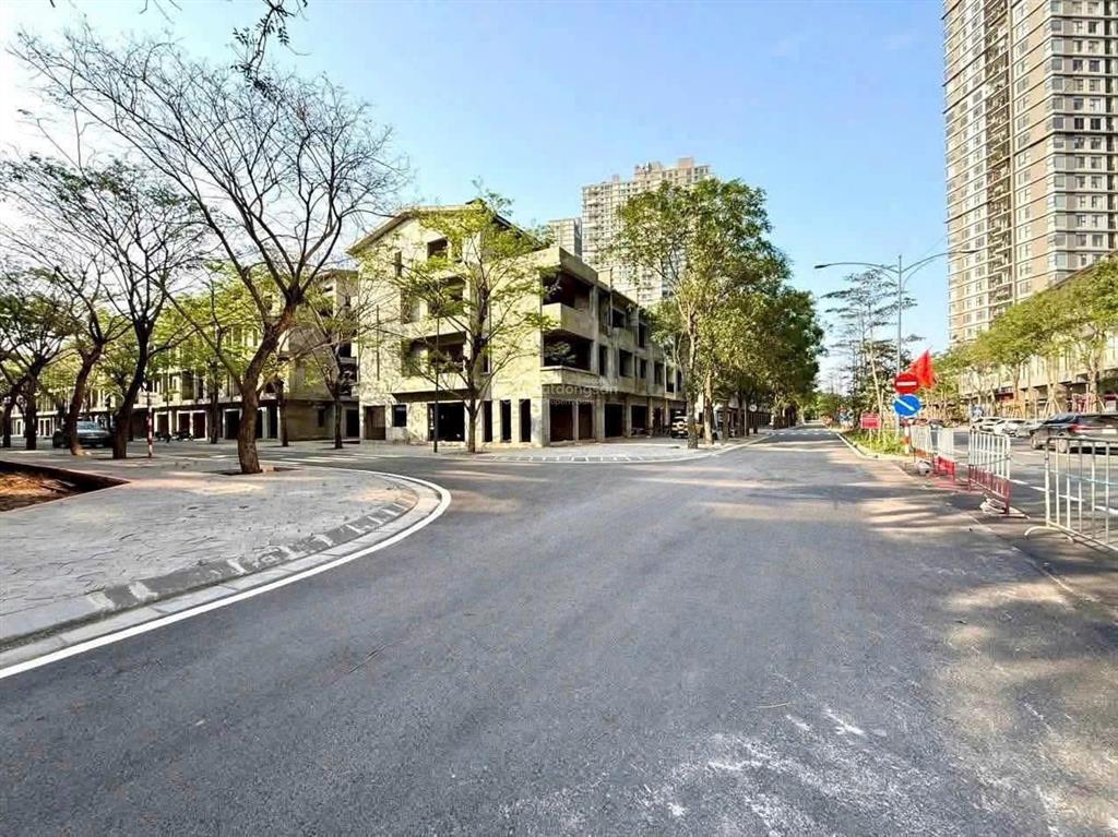 Bán nhà mặt phố vạn tuế, dt 100m giá 21 tỷ bp.  0964 109 ***