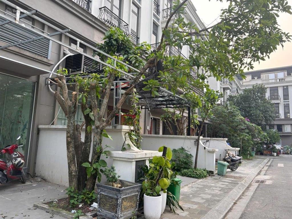 Bán biệt thự garden city long biên 264m2 tổng dt 300m2 sân vườn đẹp full nội thất