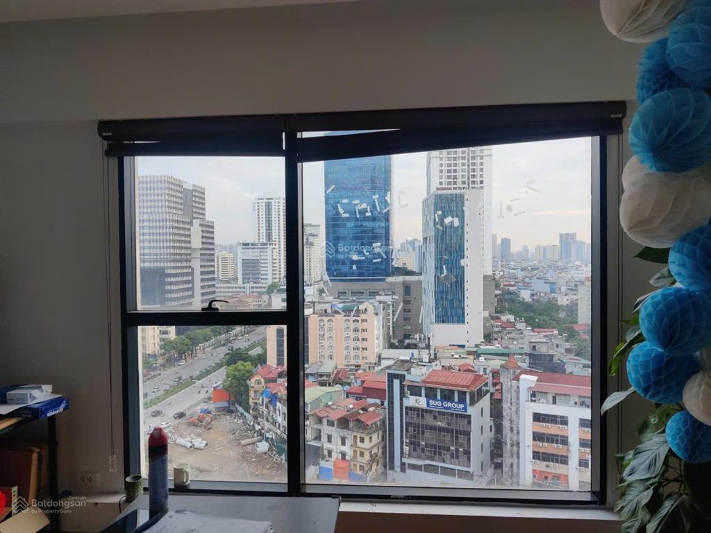 Chính chủ cho thuê căn hộ 2pn, 2wc, 111m2 giá tốt tại ngọc khánh plaza, ba đình, hà nội