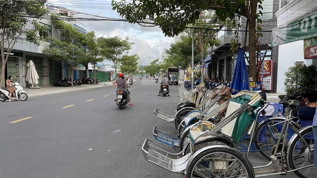 Nhà 2 mặt tiền đường ô tô tuệ tĩnh  nha trang cách biển chỉ 400 mét