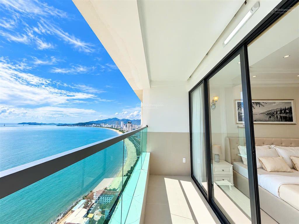 Bán căn hộ thiết kế riêng và hiếm có  view đẹp nhìn ra vịnh biển nha trang