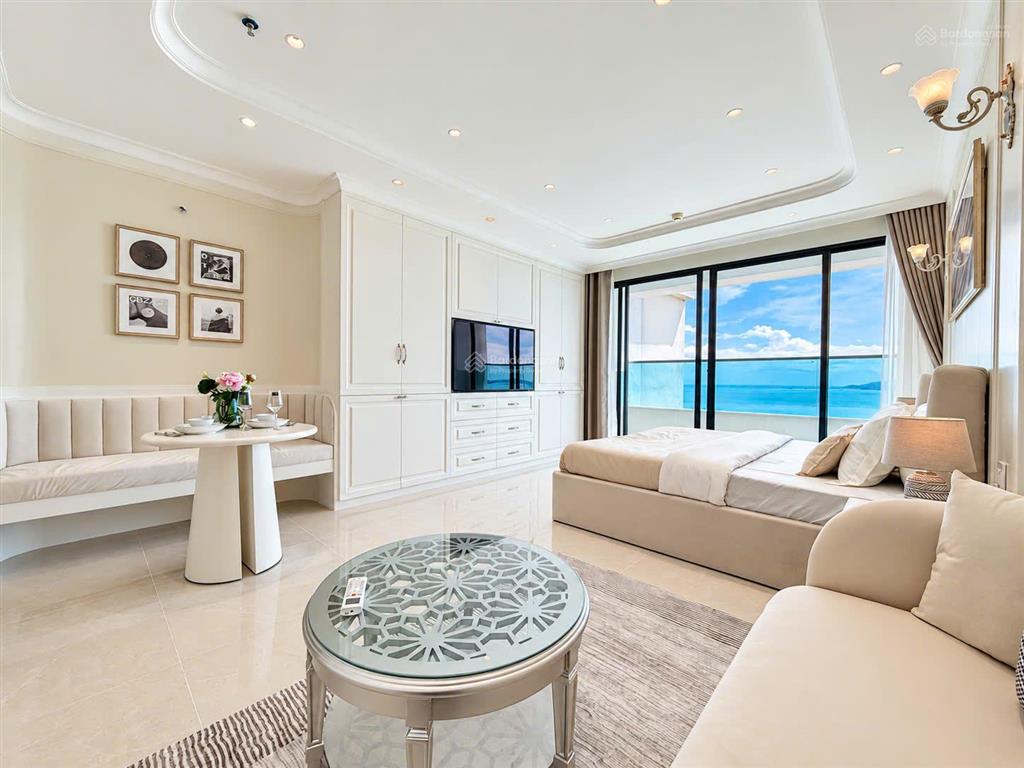 Bán căn hộ thiết kế riêng và hiếm có  view đẹp nhìn ra vịnh biển nha trang