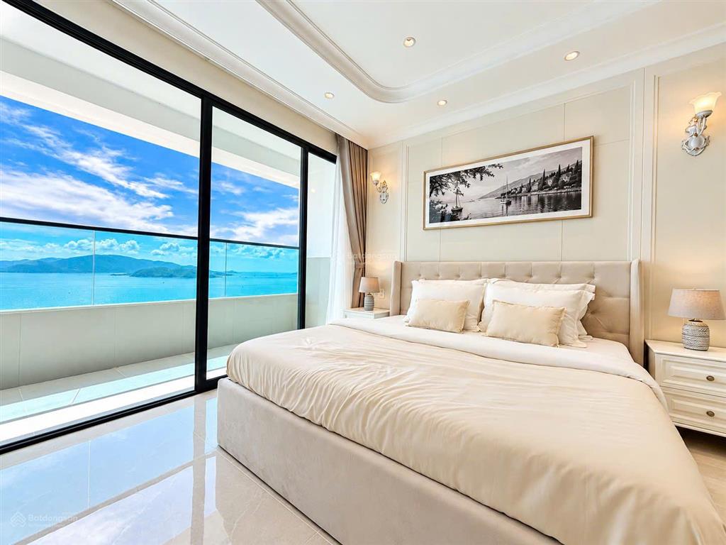 Bán căn hộ thiết kế riêng và hiếm có  view đẹp nhìn ra vịnh biển nha trang