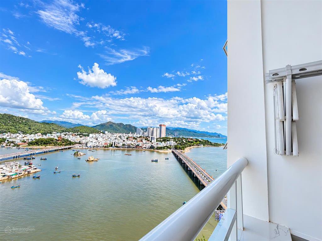 Nhà đẹp mới hoàn toàn chưa ai bóc tem  view sông toà mường thanh khánh hoà