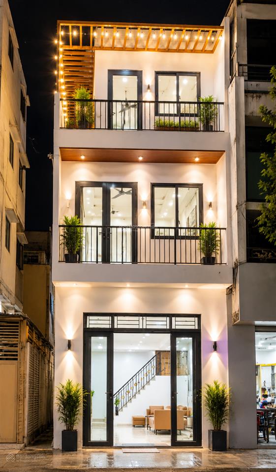 Nhà mt kinh doanh, mới tinh, đẹp lung linh tại q3. giá chỉ 16,5 tỷ