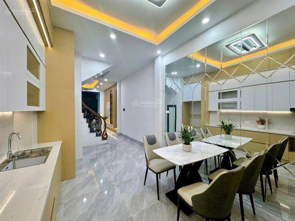 Chính chủ gửi bán nhà khương hạ, ô tô vào nhà, gần hồ, 14.8 tỷ,  0943 282 ***
