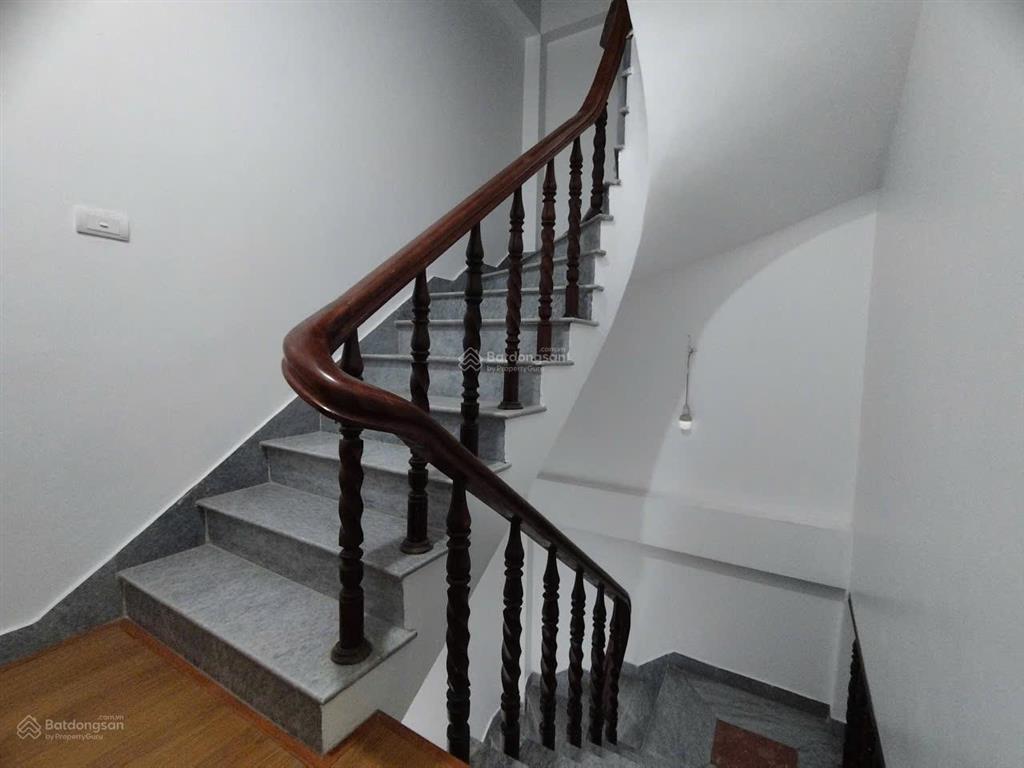 Cho thuê nhà nguyên căn định công, gần phố, gần vành đai 2.5, 35m2 x 5 tầng 4 p ngủ, 10 triệu/tháng