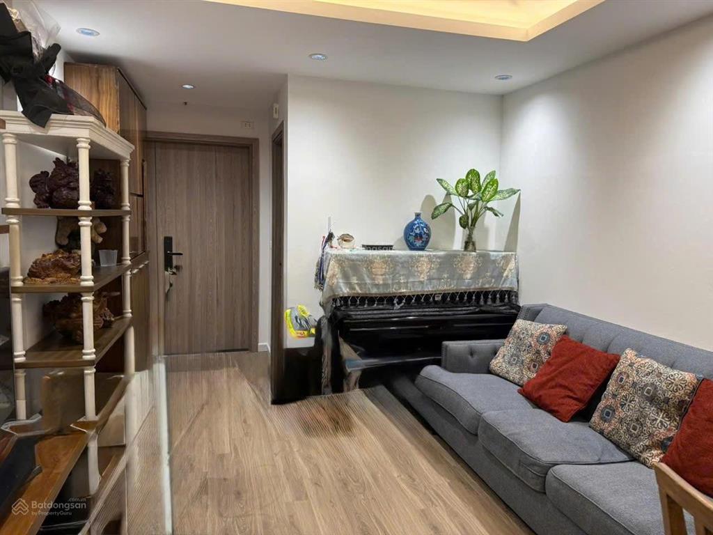 Bán ch 2 phòng ngủ tầng trung tại thành phố giao lưu, đẹp xinh giá tốt,  0934 439 ***