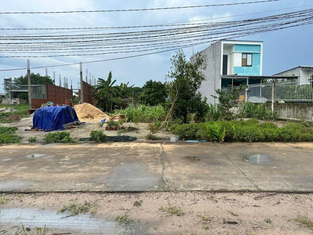 Bán 2 sào đất 2 000m2 có shr dân đông gần tỉnh lộ