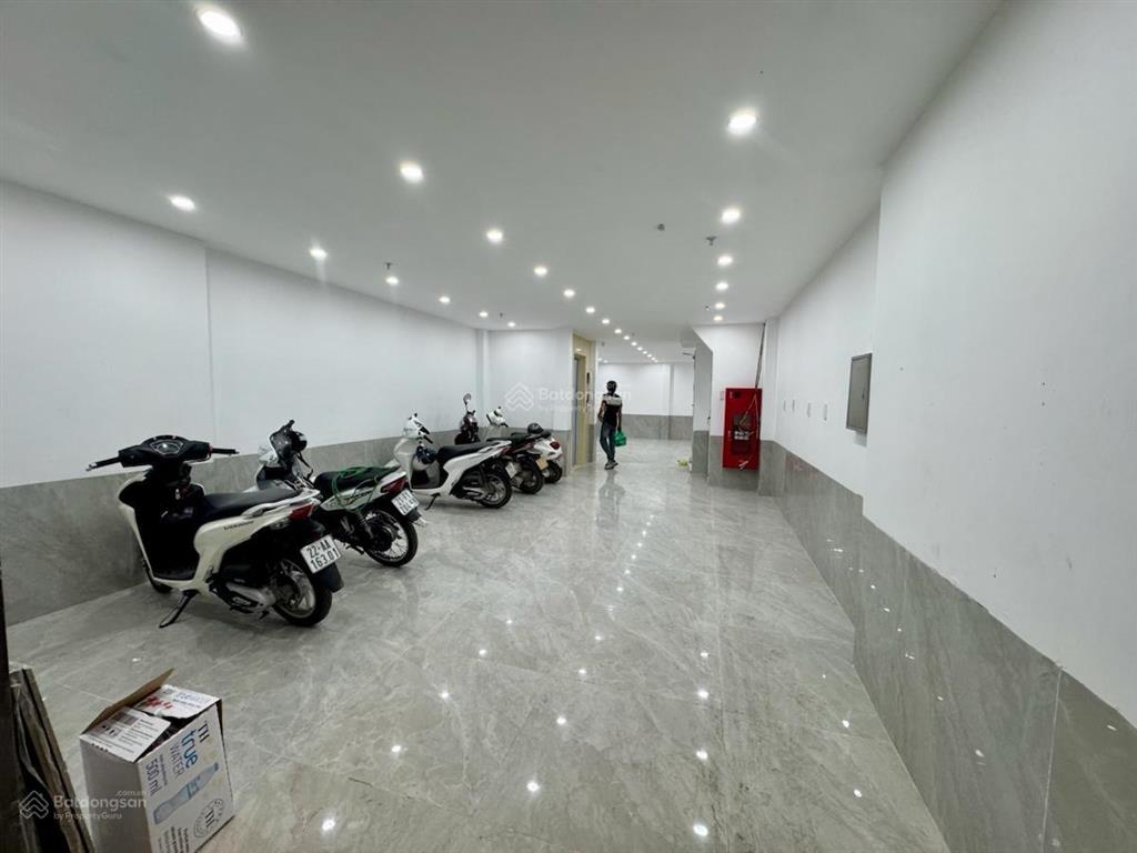 Mặt phố mới đức diễn, bắc từ liêm 110m2, 22 tỷ vỉa hè rộng, ô tô tải tránh, giá đầu tư, ccmn, vp