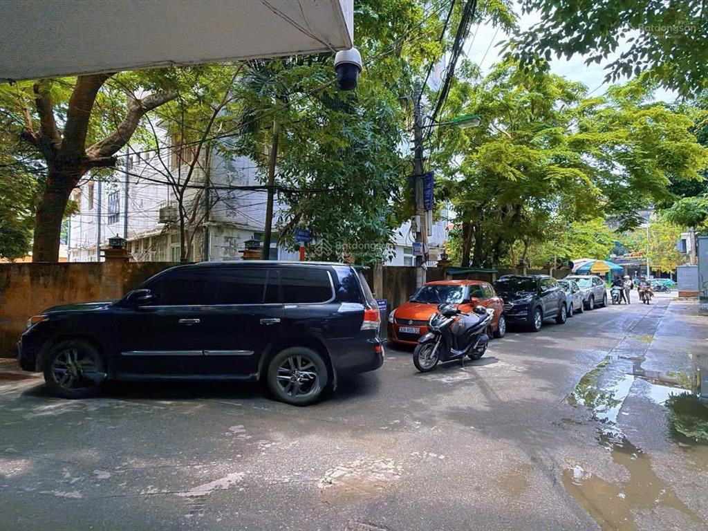 Bán tòa nhà lô góc 8 tầng thang máy, ô tô tránh, kinh doanh, phố nguyễn văn huyên, cầu giấy 16.5 tỷ