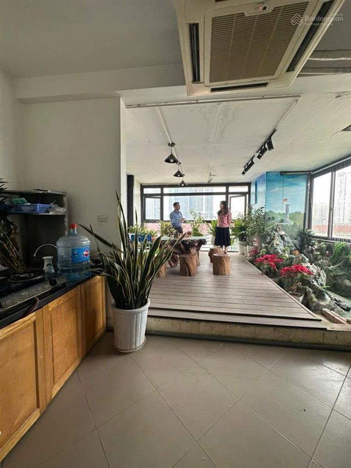 Bán tòa nhà lô góc 8 tầng thang máy, ô tô tránh, kinh doanh, phố nguyễn văn huyên, cầu giấy 16.5 tỷ