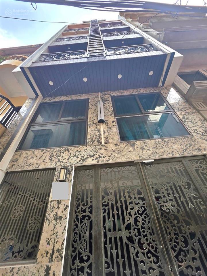Bán tòa ccmn cầu giấy 60 tỷ 160m2 7 tầng thang máy ô tô đỗ cửa 35 phòng khép kín full dòng tiền