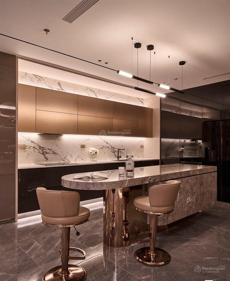 Bán tòa nhà vip vừa kinh doanh, vừa làm văn phòng nguyễn khang, cầu giấy 185m2 9 tầng 90 tỷ.