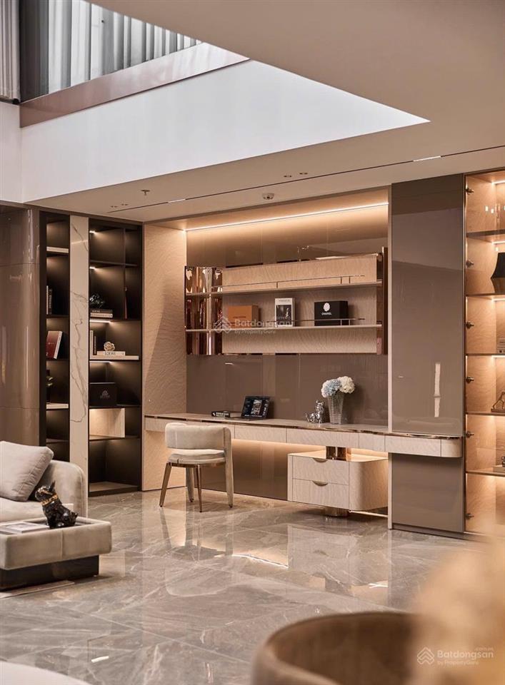 Bán tòa nhà vip vừa kinh doanh, vừa làm văn phòng nguyễn khang, cầu giấy 185m2 9 tầng 90 tỷ.