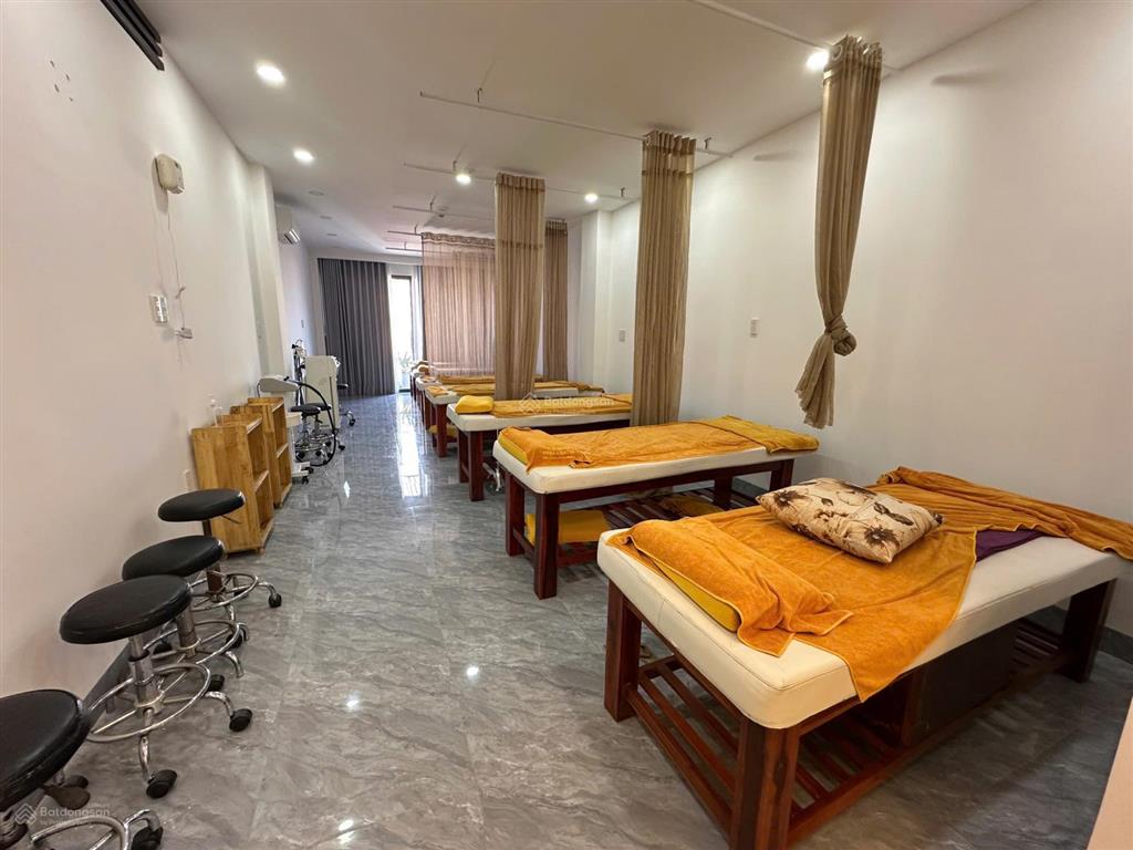 Bán nhà 4 tầng  mặt tiền ngô gia tự  đoạn 2 chiều  giá 22.4 tỷ  đang cho thuê 35 tr/ tháng