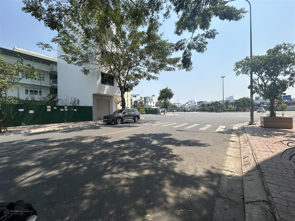 Bán nhà 4 tầng (120 m2, ngang 8 m)  mặt tiền lạc an  sát bên vòng xoay lạc an. giá 21.5 tỷ  shr