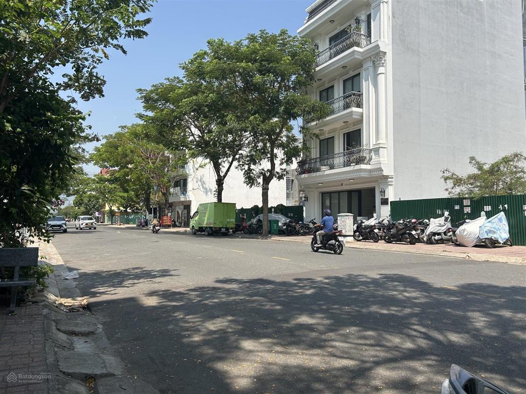 Bán nhà 4 tầng (120 m2, ngang 8 m)  mặt tiền lạc an  sát bên vòng xoay lạc an. giá 21.5 tỷ  shr