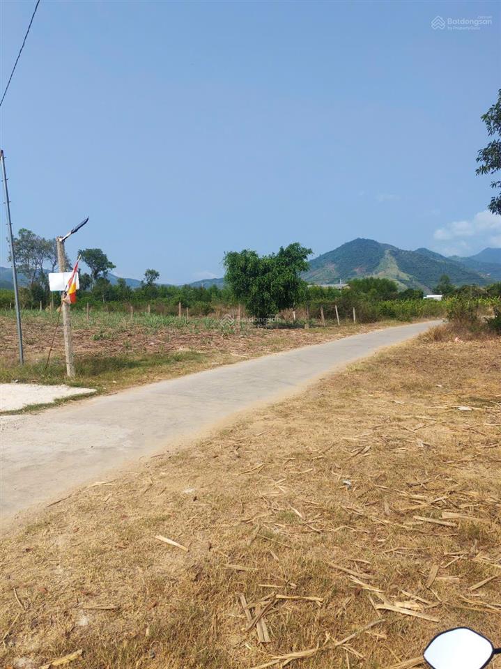 Bán đất (1438.9 m2, ngang 41 m) p. tây ninh hoà (ninh tây cũ) cách trường học 200m. giá 3.5 tỷ