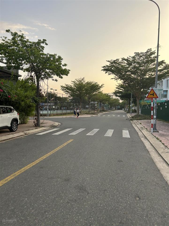 Lô góc đất biệt thự mặt đường anh đức  hà quang 1  phước hải  nha trang. giá 65 tr/m2 (16.38 tỷ)