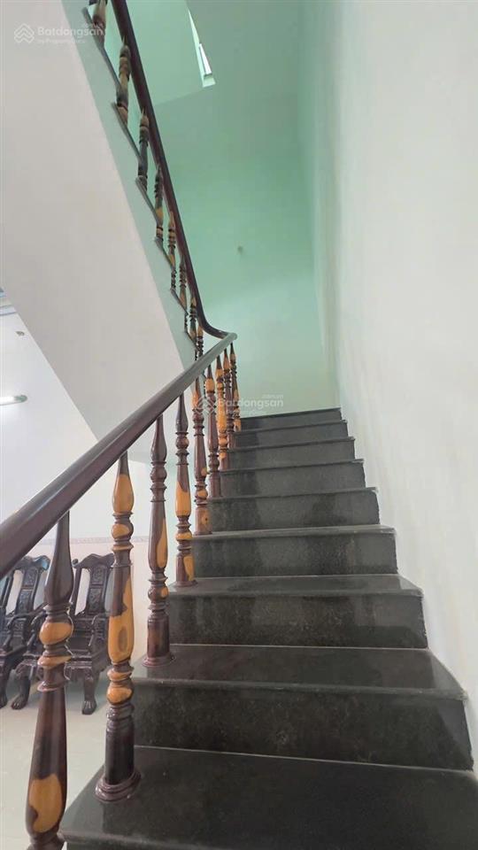 Nhà 2 tầng (110m2, ngang 5m) đường 10m, vĩnh hải, cách 2/4 chỉ 30m cách biển 1.2 km. giá 6,6 tỷ