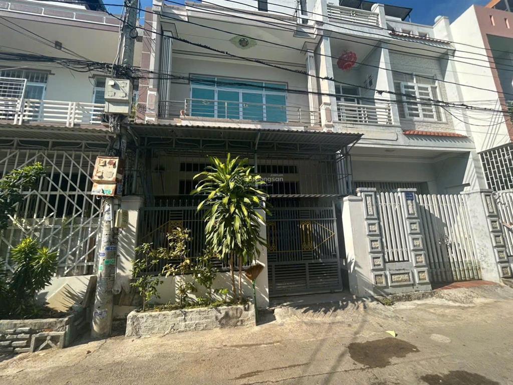 Bán nhà 2 tầng hẻm nguyễn dữ  vĩnh hòa  nha trang gần bãi tắm biển chỉ 400 m. giá 4.79 tỷ