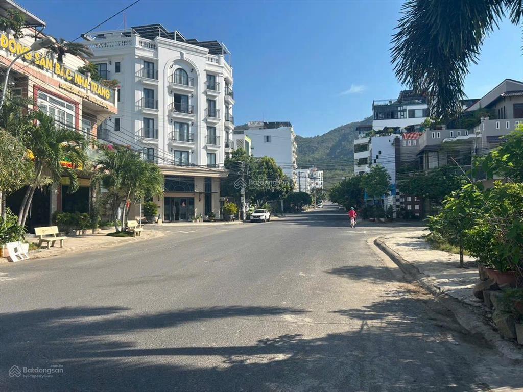 Bán nhà 2 tầng hẻm nguyễn dữ  vĩnh hòa  nha trang gần bãi tắm biển chỉ 400 m. giá 4.79 tỷ