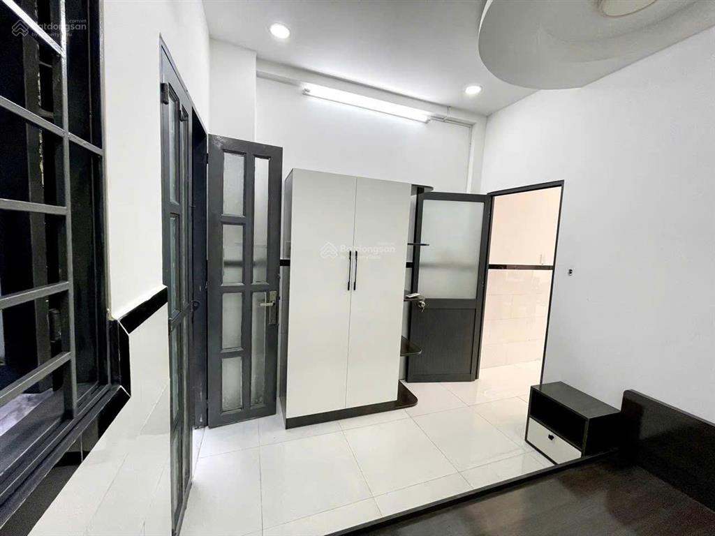 Nhà 3 phòng ngủ 4,3x12 nguyễn trãi. đủ đồ