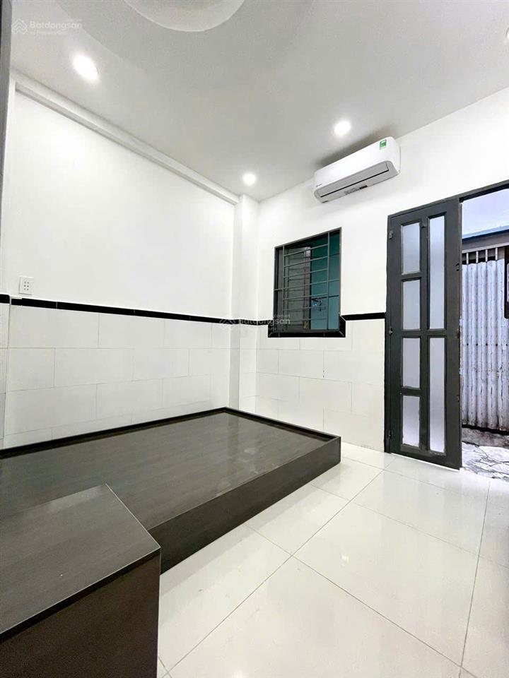 Nhà 3 phòng ngủ 4,3x12 nguyễn trãi. đủ đồ