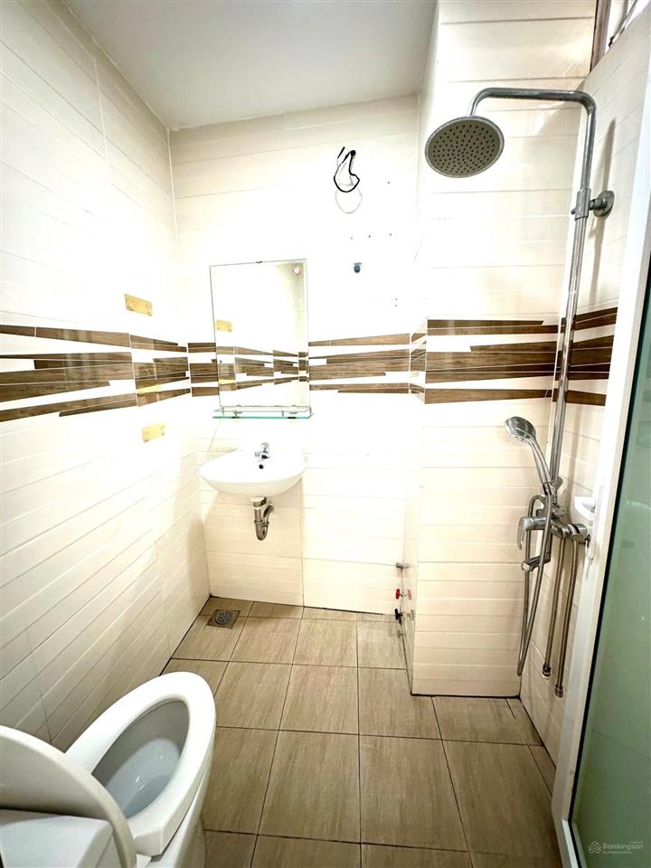 Nhà 2 phòng ngủ 3x9 calmette. hẻm xe hơi